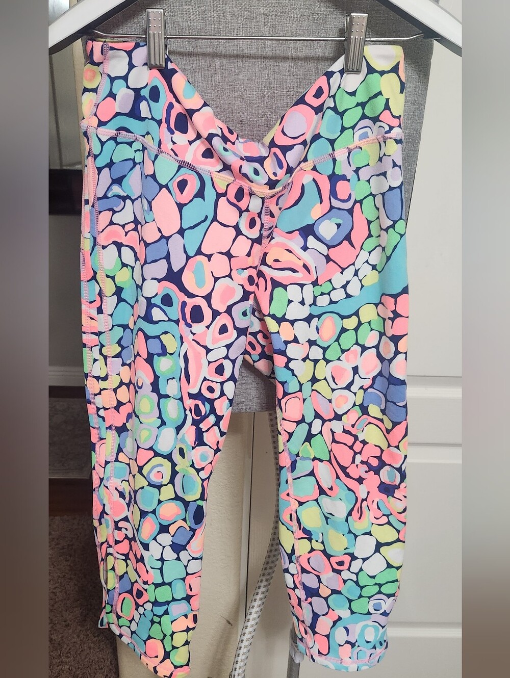 Lilly Pulitzer Luxletic Cropped Leggings Pink & Blue Size L Excellent Condition